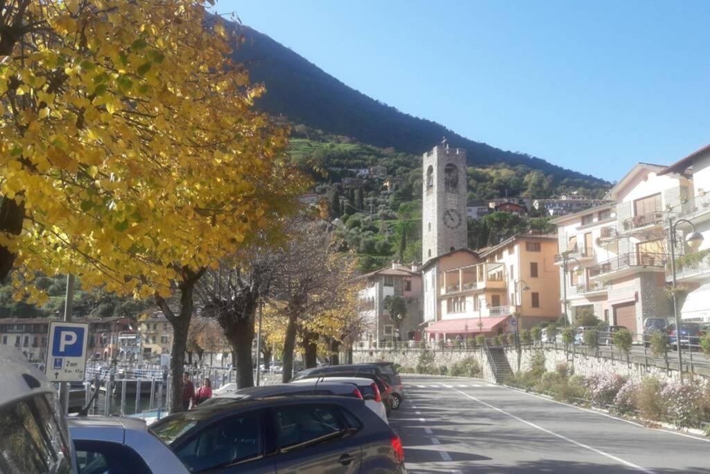 Appartamento sul lago d'Iseo Tavernola Bergamasca Exterior foto