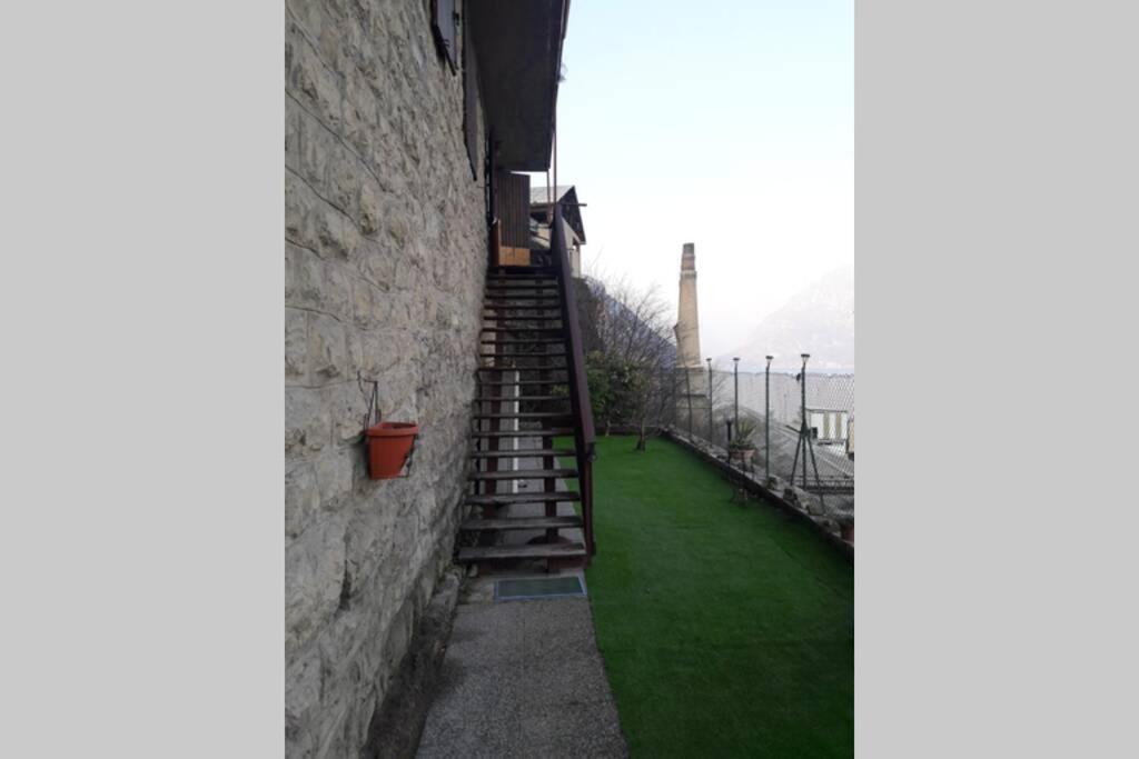 Appartamento sul lago d'Iseo Tavernola Bergamasca Exterior foto