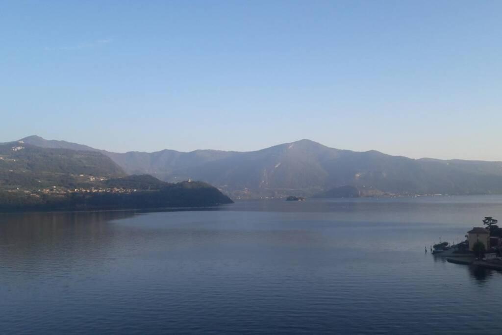Appartamento sul lago d'Iseo Tavernola Bergamasca Exterior foto