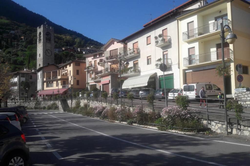 Appartamento sul lago d'Iseo Tavernola Bergamasca Exterior foto
